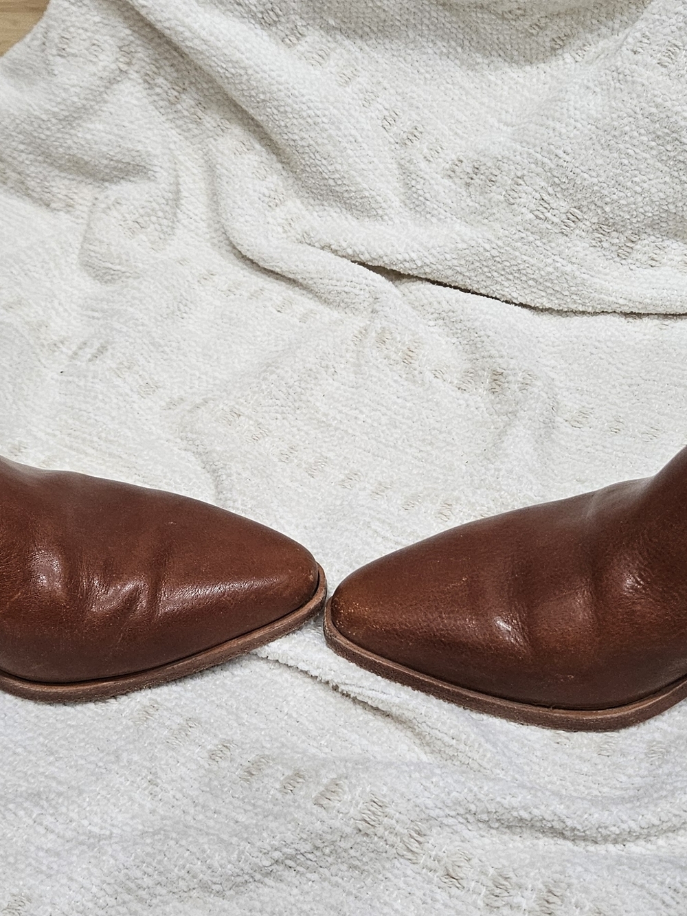 Frye Almond Toe Women's Brown Leather Ankle Boots Classic Western Style Bootie - Picture 8 of 10